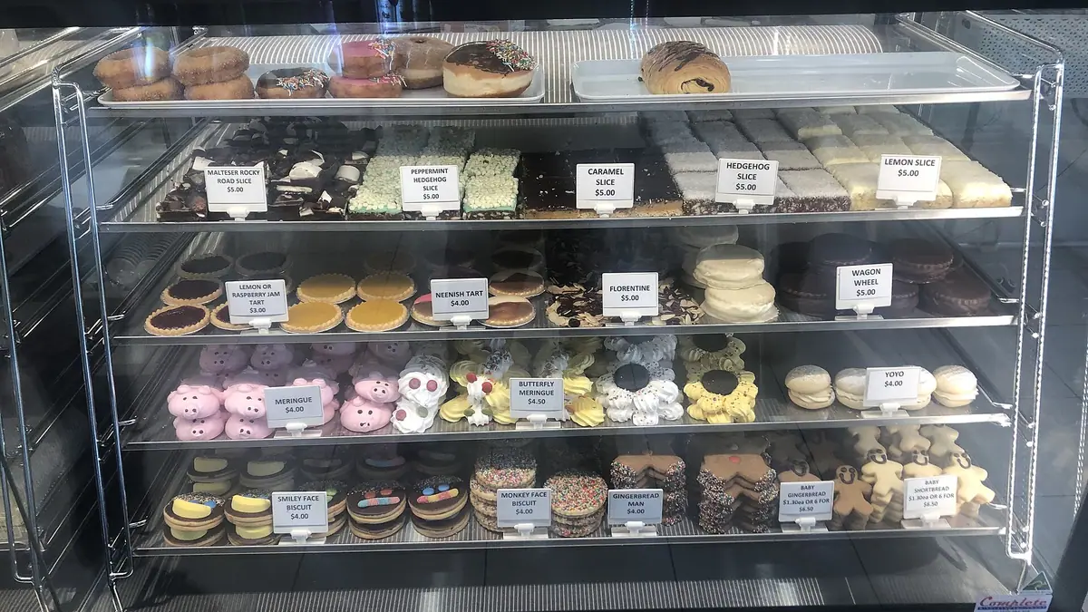 Doughnut Shop bakes